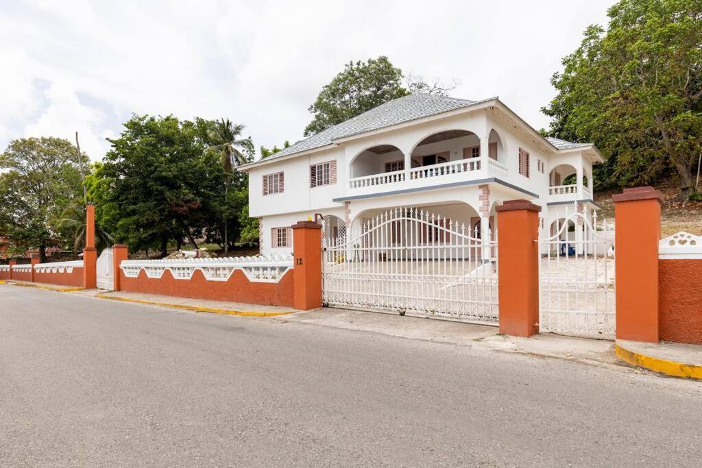 Shaw Park Gem Apt 12A Ocho Rios Zewnętrze zdjęcie